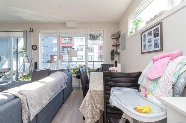 815 Orono Ave #205, Langford, BC V9B 2T9