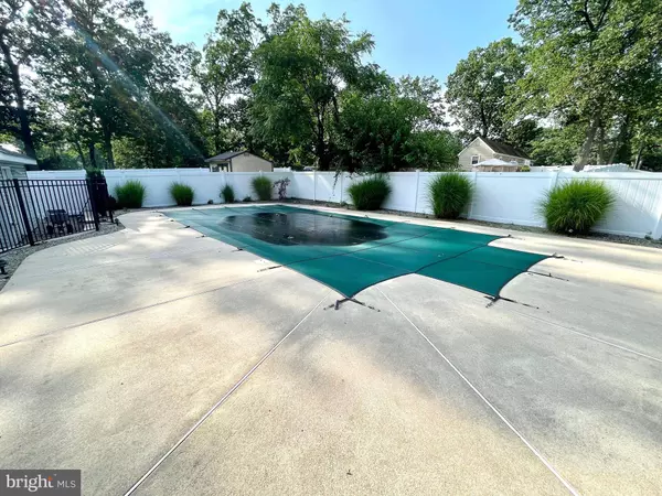 77 E 7TH AVE, Pine Hill, NJ 08021