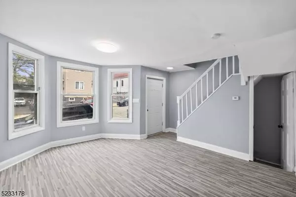 72 N 8Th St, Paterson City, NJ 07522