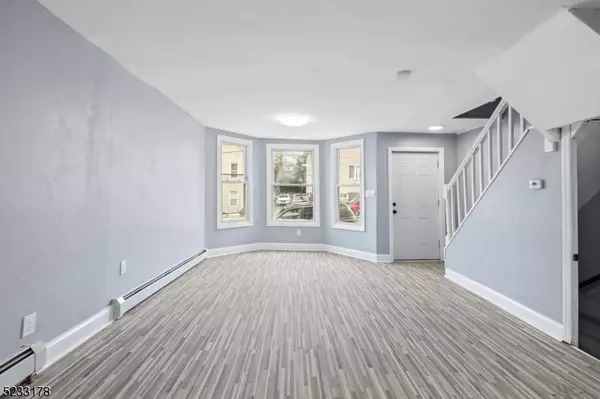 72 N 8Th St, Paterson City, NJ 07522