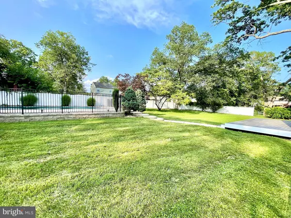 77 E 7TH AVE, Pine Hill, NJ 08021