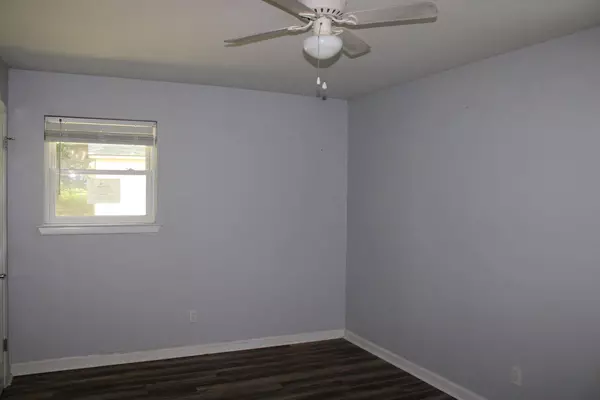 929 Wade Drive, Bedford, TX 76022