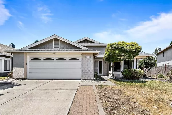 1727 Rockybend DR, Sacramento, CA 95833