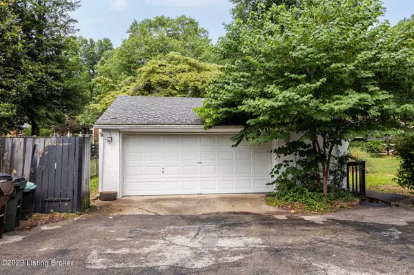 214 N Chadwick Rd, Louisville, KY 40223