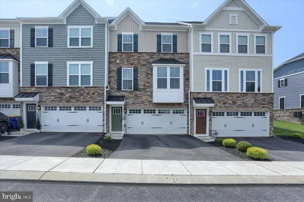 1030 ROSECROFT LN, York, PA 17403