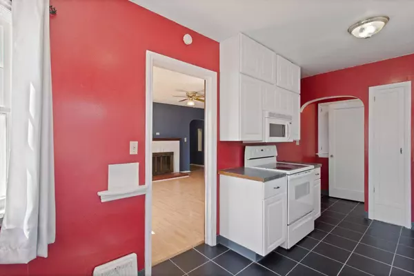 927 E Glass Ave, Spokane, WA 99207