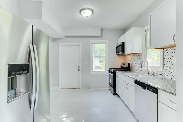 1524 Charles AVE, Saint Paul, MN 55104