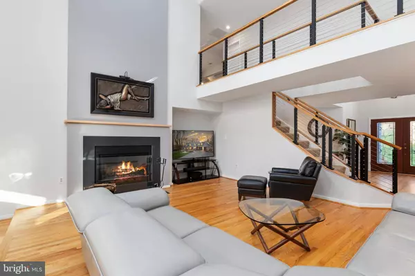 11690 DEERFIELD DR, Oakton, VA 22124