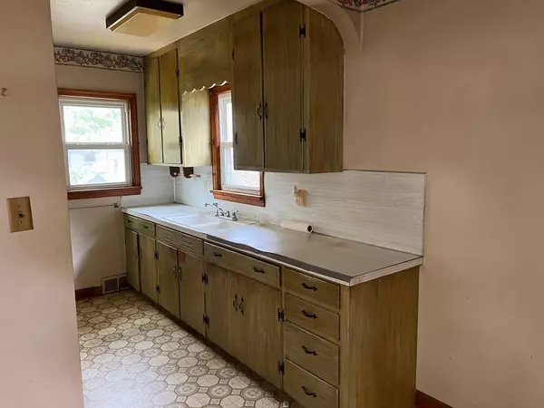 418 Dixon ST, Streator, IL 61364