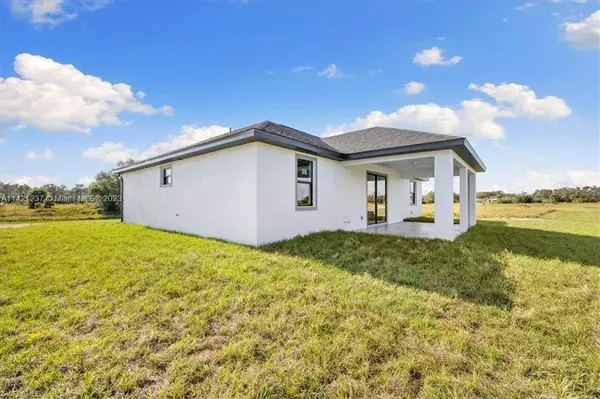 7004 Brazil Ct, La Belle, FL 33935