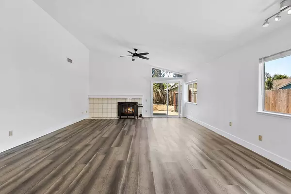 1727 Rockybend DR, Sacramento, CA 95833