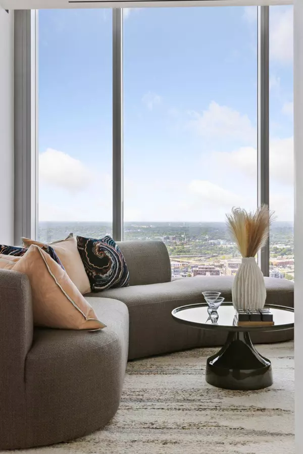 255 Hennepin Avenue #3206, Minneapolis, MN 55401