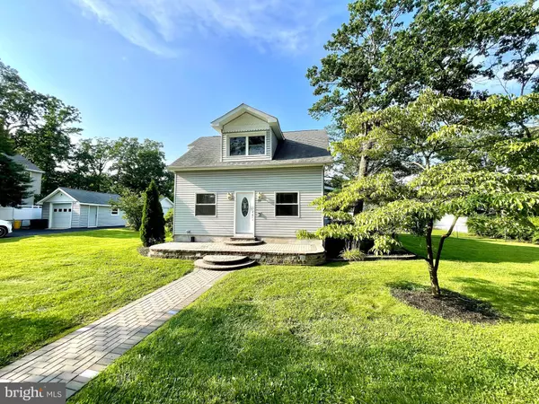 77 E 7TH AVE, Pine Hill, NJ 08021