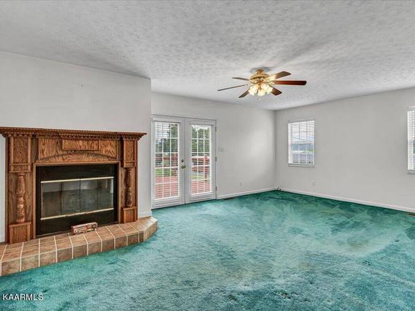 122 Slope DR, Bean Station, TN 37708