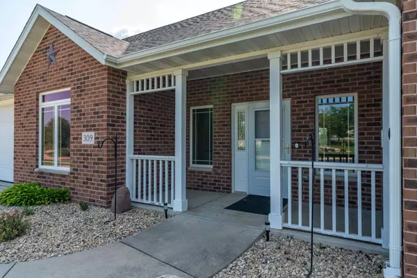 309 Oriole Lane, Cambridge, WI 53523