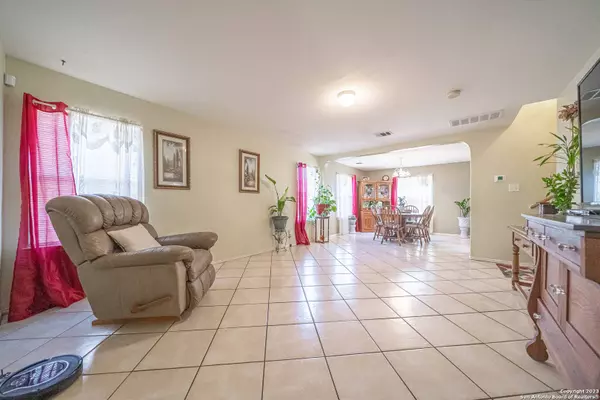 314 English Saddle, San Antonio, TX 78227