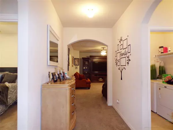 9009 Curacao Drive, Fort Worth, TX 76123