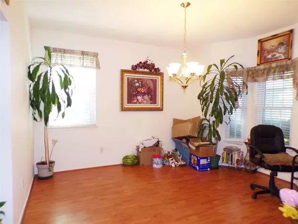 3740 Cove Meadow Lane, Fort Worth, TX 76123