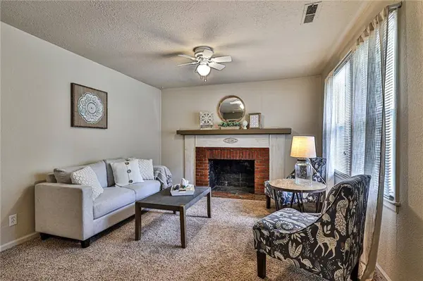 220 Washington ST, Buckner, MO 64016