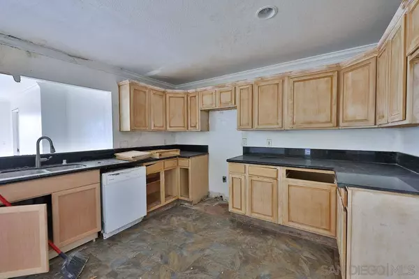 8619 Innsdale Lane, San Diego, CA 92114