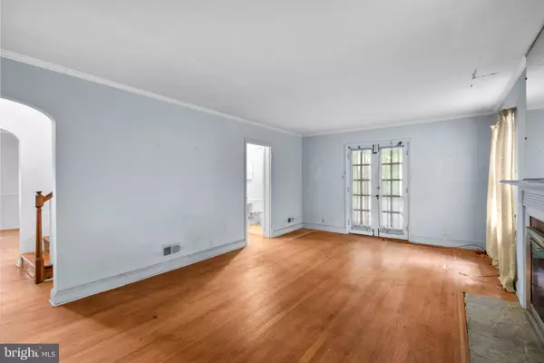 6824 CAMPFIELD RD, Gwynn Oak, MD 21207