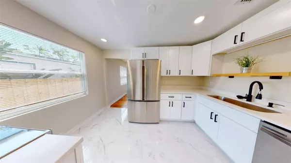 1219 54TH AVE N, St Petersburg, FL 33703