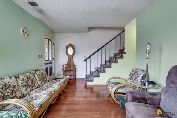 1085 E 17th AVE, Anchorage, AK 99501