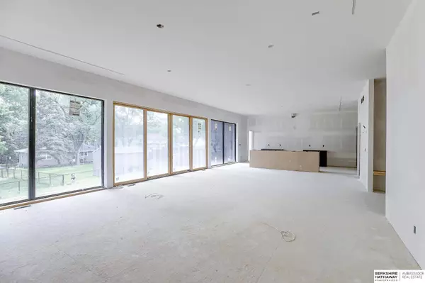 2223 S 111 Circle, Omaha, NE 68144