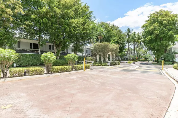 3145 Festival DR 273, Margate, FL 33063