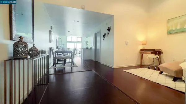 1001 46Th St #320, Emeryville, CA 94608