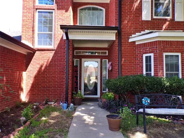 3740 Cove Meadow Lane, Fort Worth, TX 76123