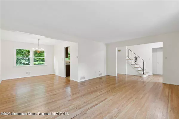 12 St Lawrence Way, Marlboro, NJ 07746