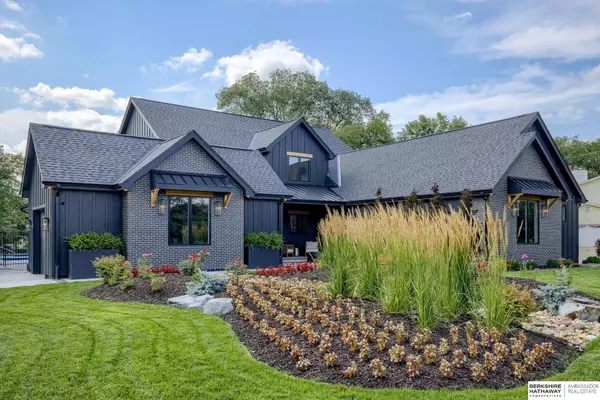 2100 Skyline Drive, Elkhorn, NE 68022