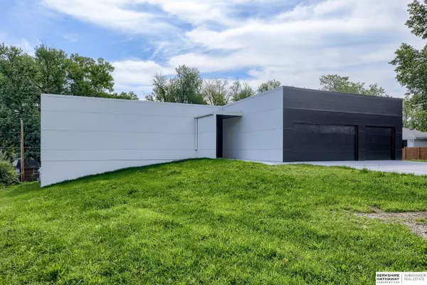 2223 S 111 Circle, Omaha, NE 68144