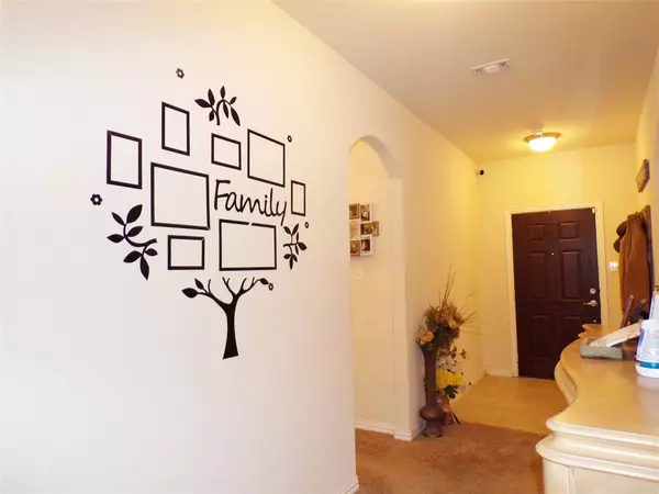 9009 Curacao Drive, Fort Worth, TX 76123