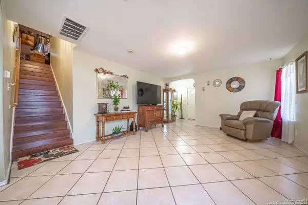 314 English Saddle, San Antonio, TX 78227