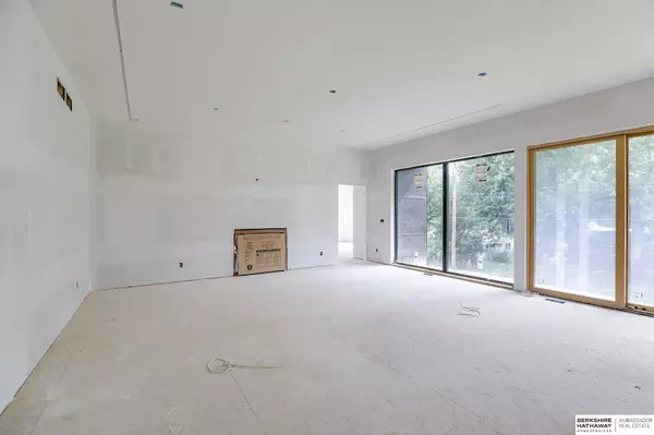 2223 S 111 Circle, Omaha, NE 68144