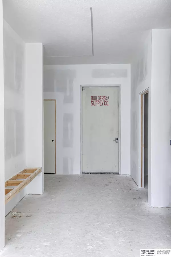 2223 S 111 Circle, Omaha, NE 68144