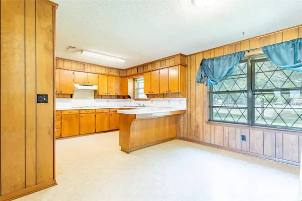 505 S Main Street, Ector, TX 75439