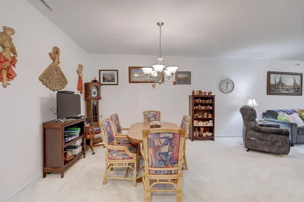 69 Cherokee Circle #104, Madison, WI 53704