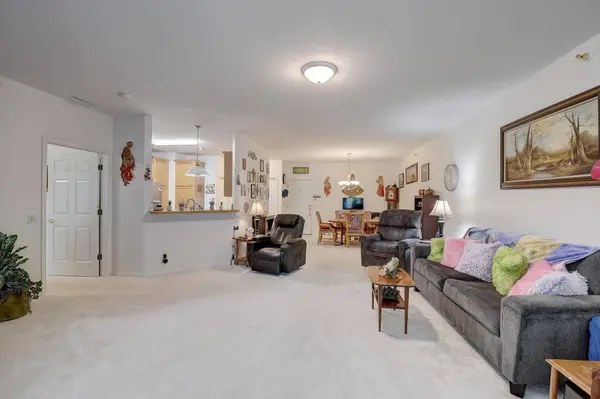 69 Cherokee Circle #104, Madison, WI 53704