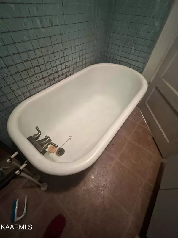 702 W Rhoten St, Jefferson City, TN 37760