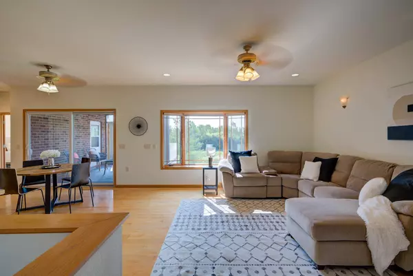 309 Oriole Lane, Cambridge, WI 53523