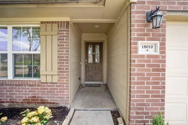 18010 Surrey Lake LN, Richmond, TX 77407