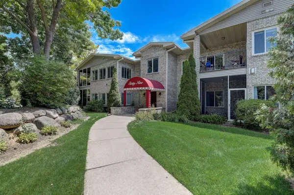 69 Cherokee Circle #104, Madison, WI 53704