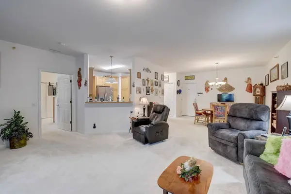 69 Cherokee Circle #104, Madison, WI 53704