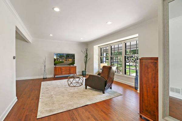 852 N Fairway DR, Palatine, IL 60067