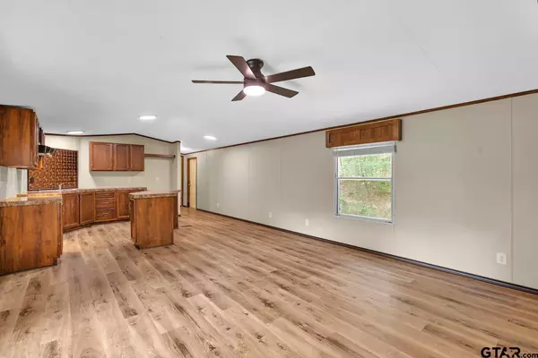 20935 CR 450, Lindale, TX 75771