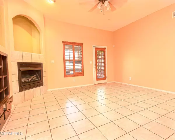 2112 Setting Sun Drive, El Paso, TX 79938