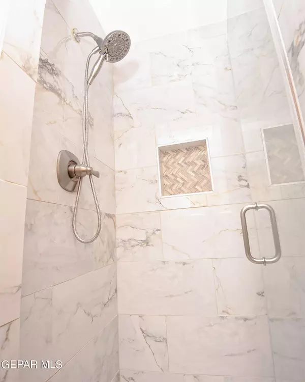 2112 Setting Sun Drive, El Paso, TX 79938